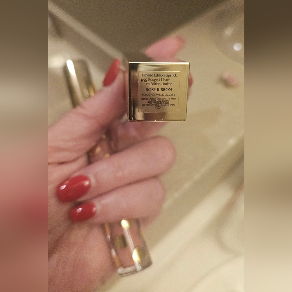 ESTEE LAUDER Rosy Ribbon Limited Edition Lipstick.              NEW ESTEE LAUDER